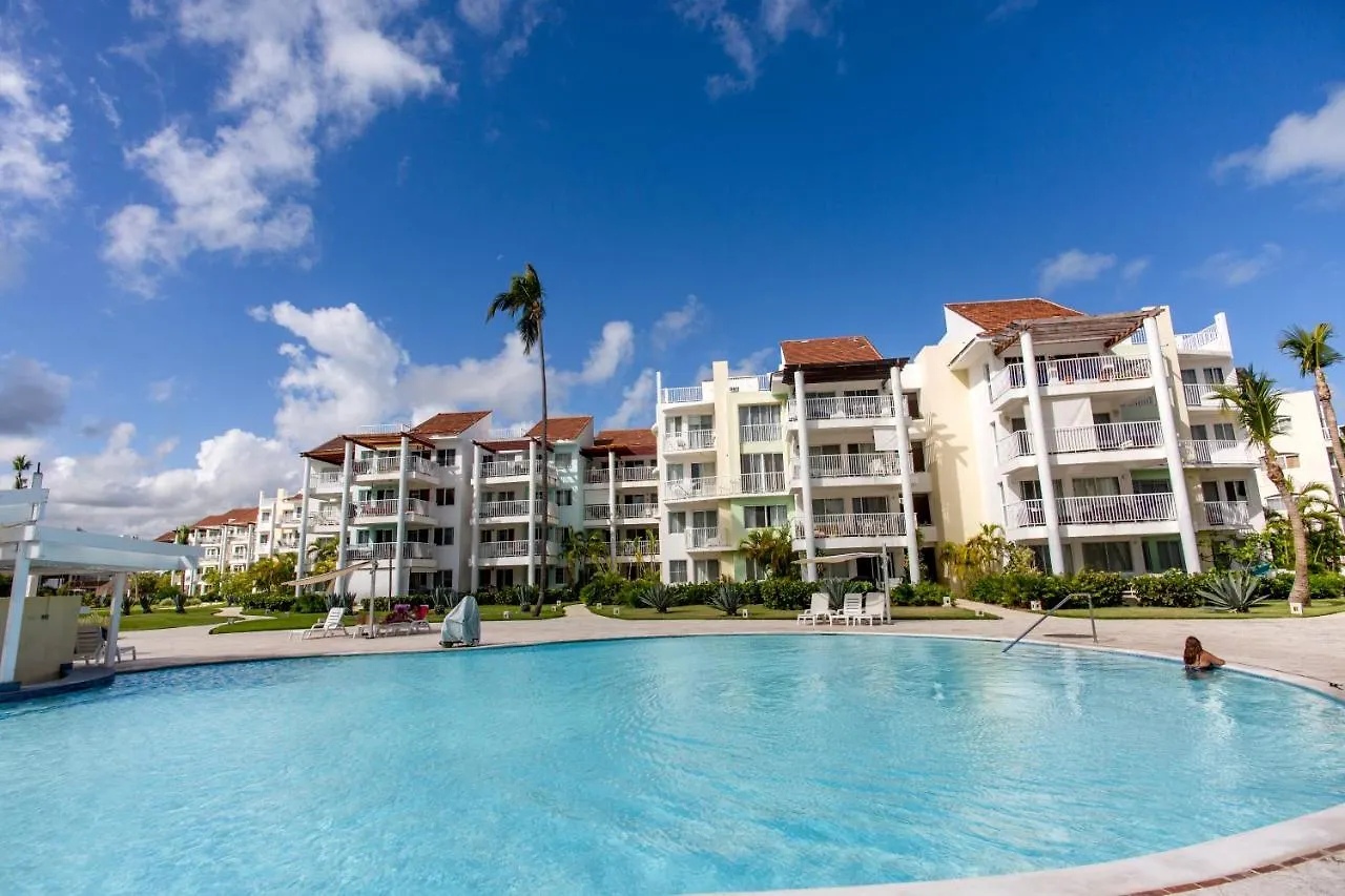 Ocean Views & Private Beach! Luxury 4Bdr Getaway Punta Cana Apartment